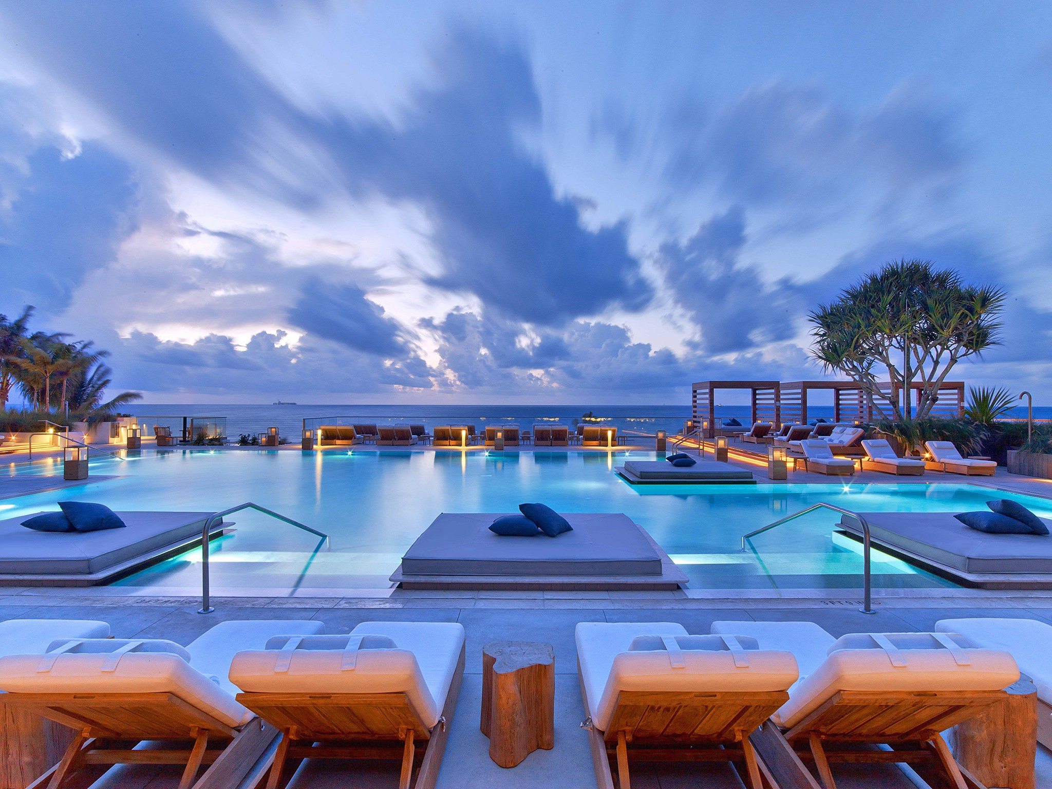 1 Hotel South Beach (Miami, Florida), USA - Infinity Pools